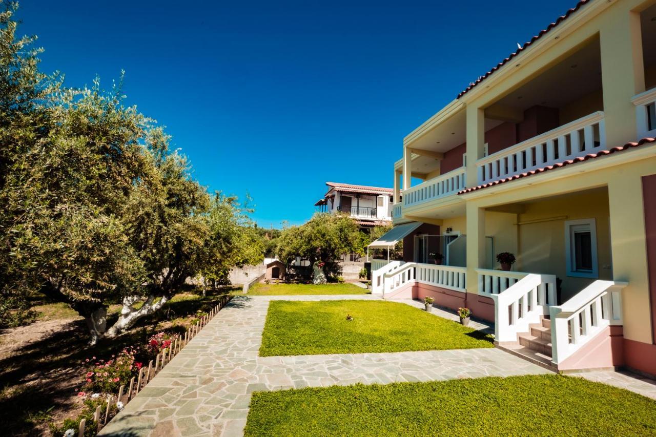 τα ανετα διαμμερισματα του λεκα Apartment *